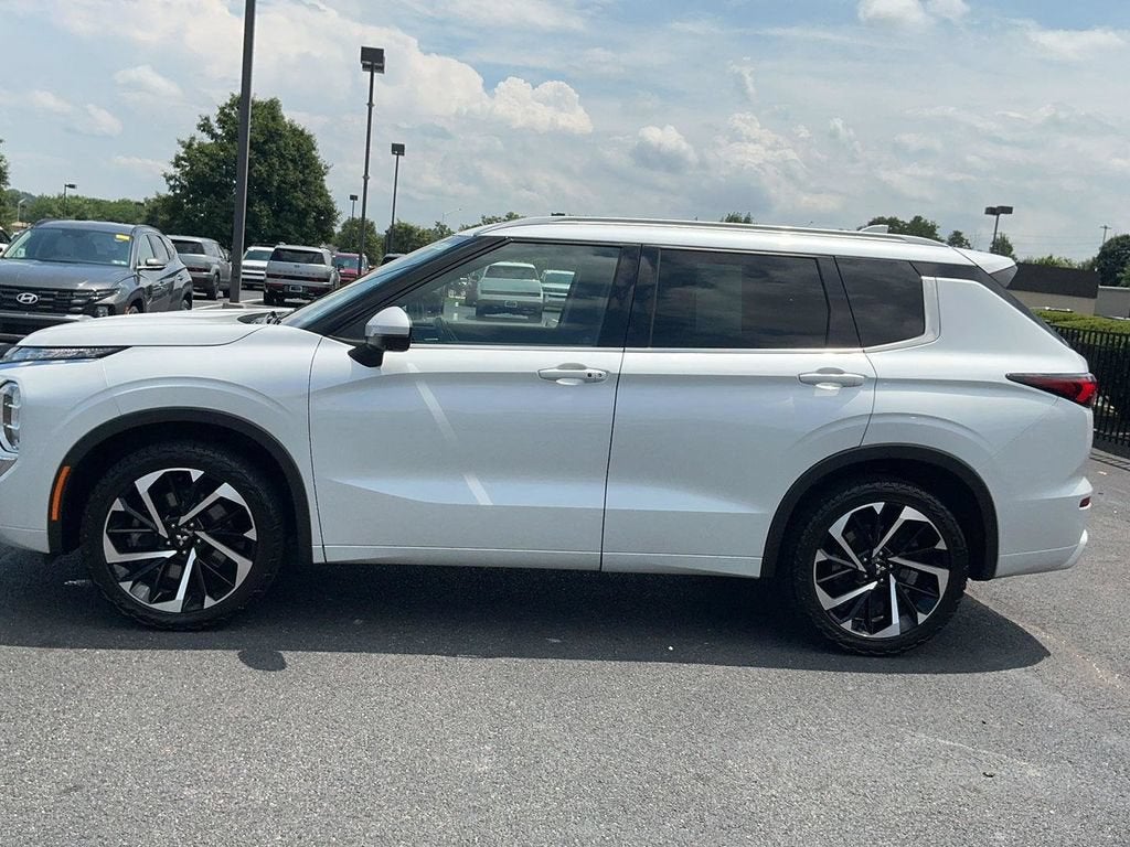 2022 Mitsubishi Outlander SEL