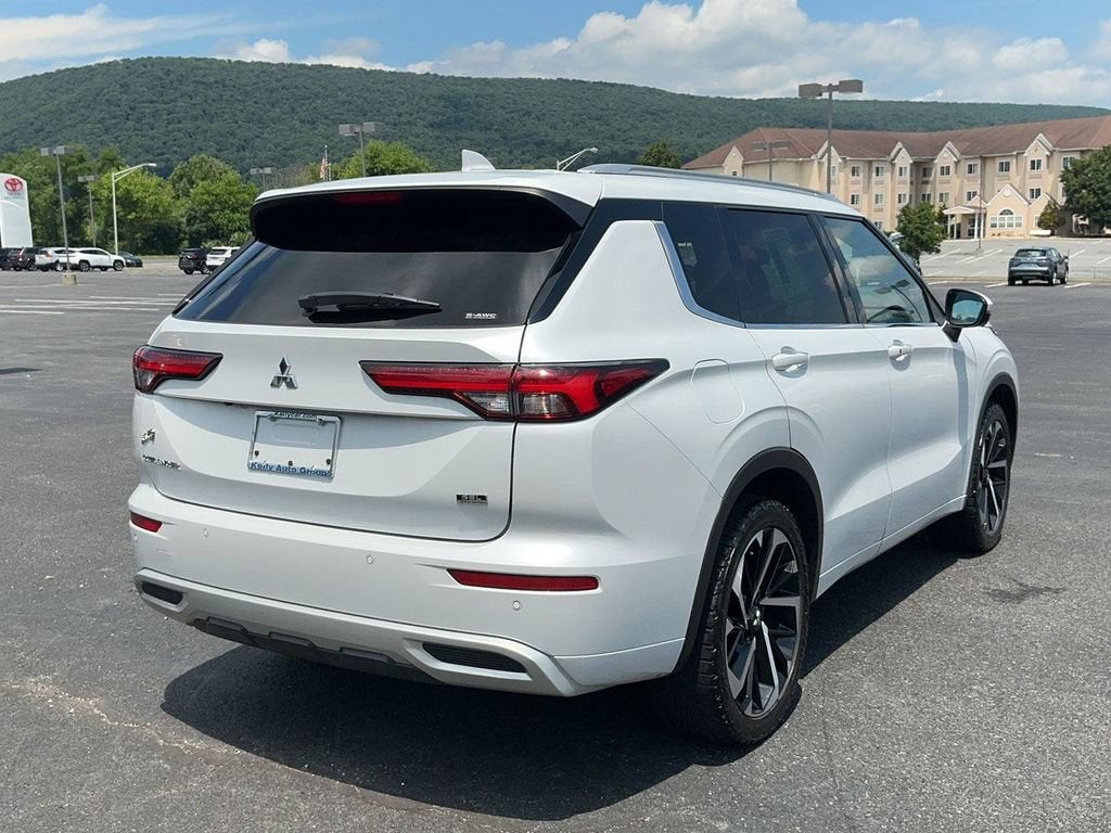 2022 Mitsubishi Outlander SEL