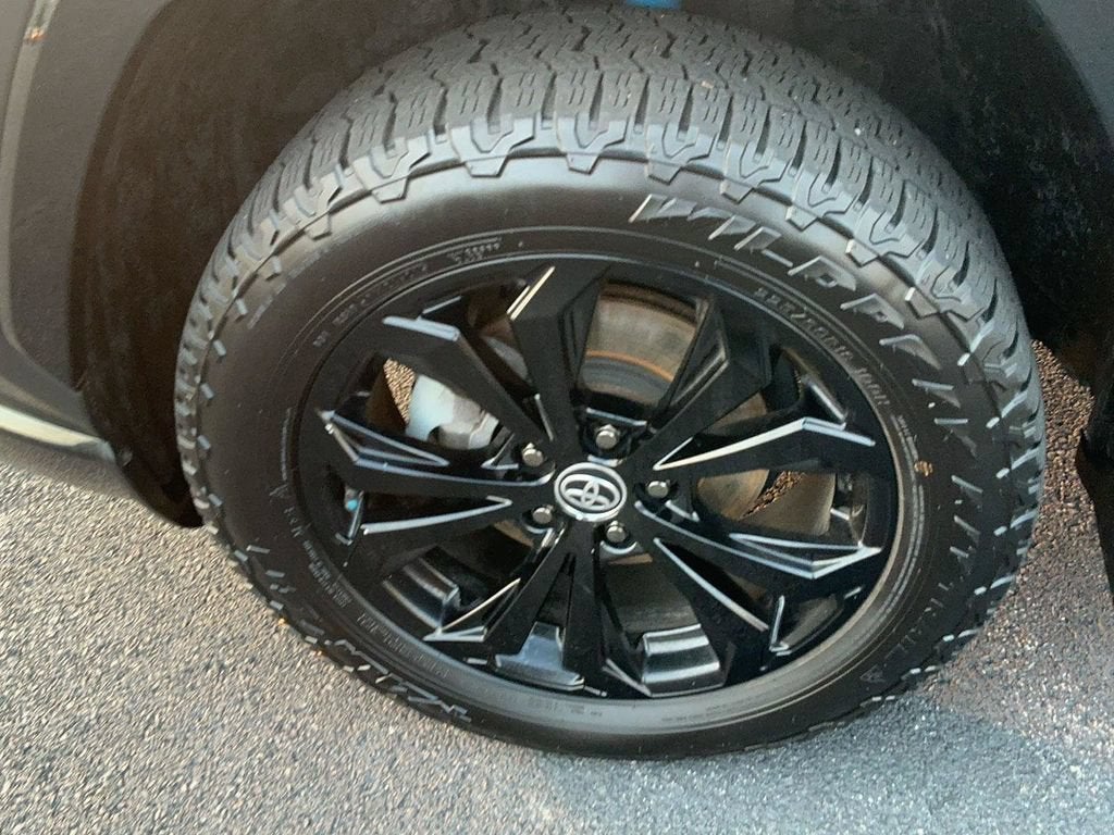 2022 Toyota RAV4 Hybrid SE