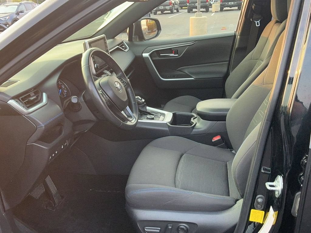2022 Toyota RAV4 Hybrid SE