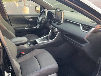 2022 Toyota RAV4 Hybrid SE