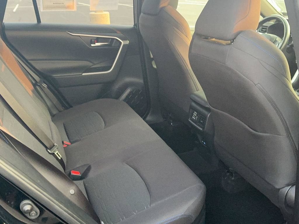 2022 Toyota RAV4 Hybrid SE