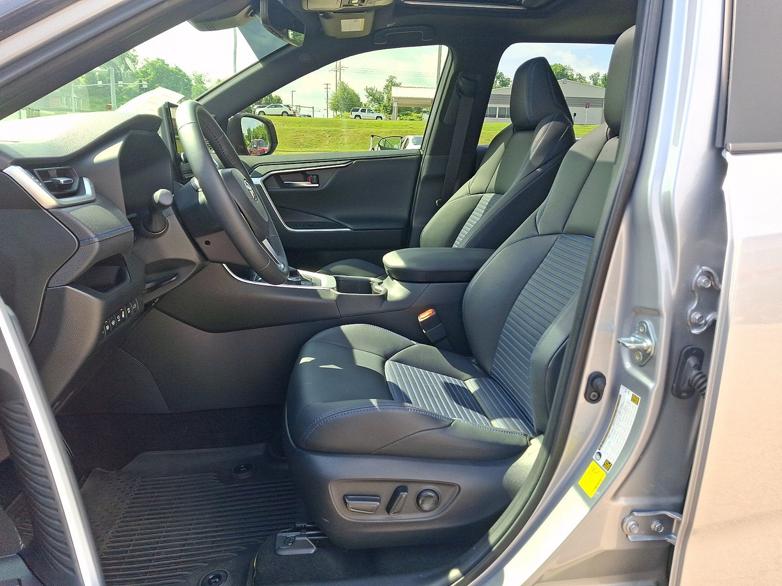 2025 Toyota RAV4 Hybrid XSE