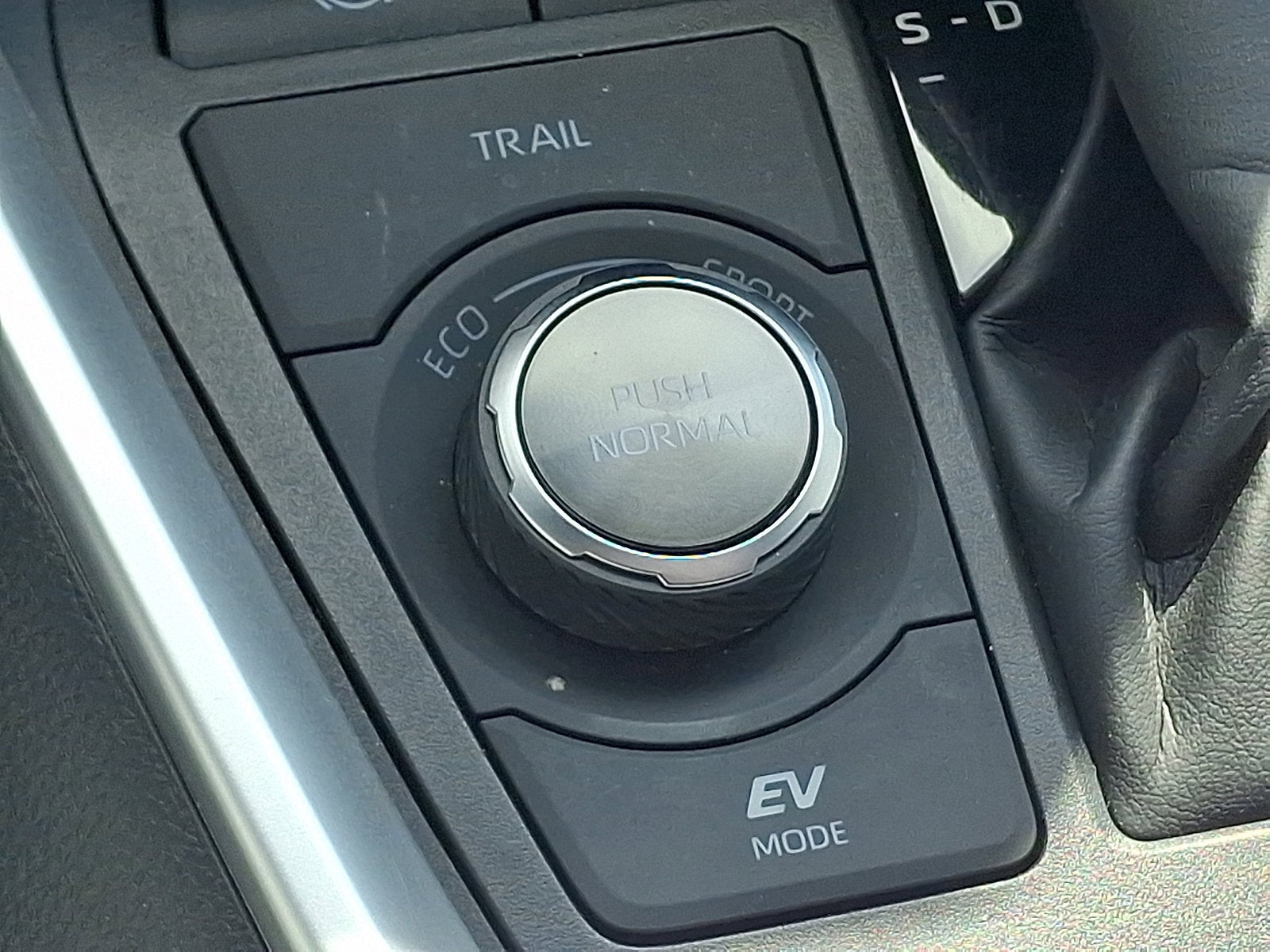 2025 Toyota RAV4 Hybrid XSE