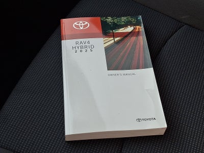 2025 Toyota RAV4 Hybrid LE