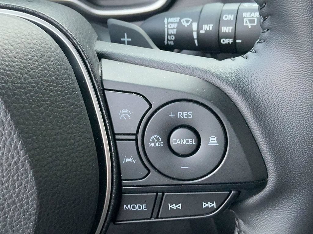 2025 Toyota Corolla Hatchback SE