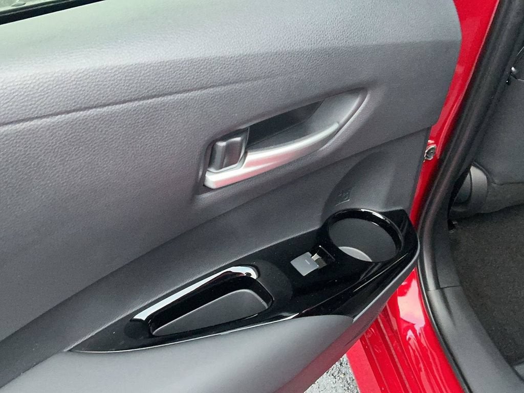 2025 Toyota Corolla Hatchback SE