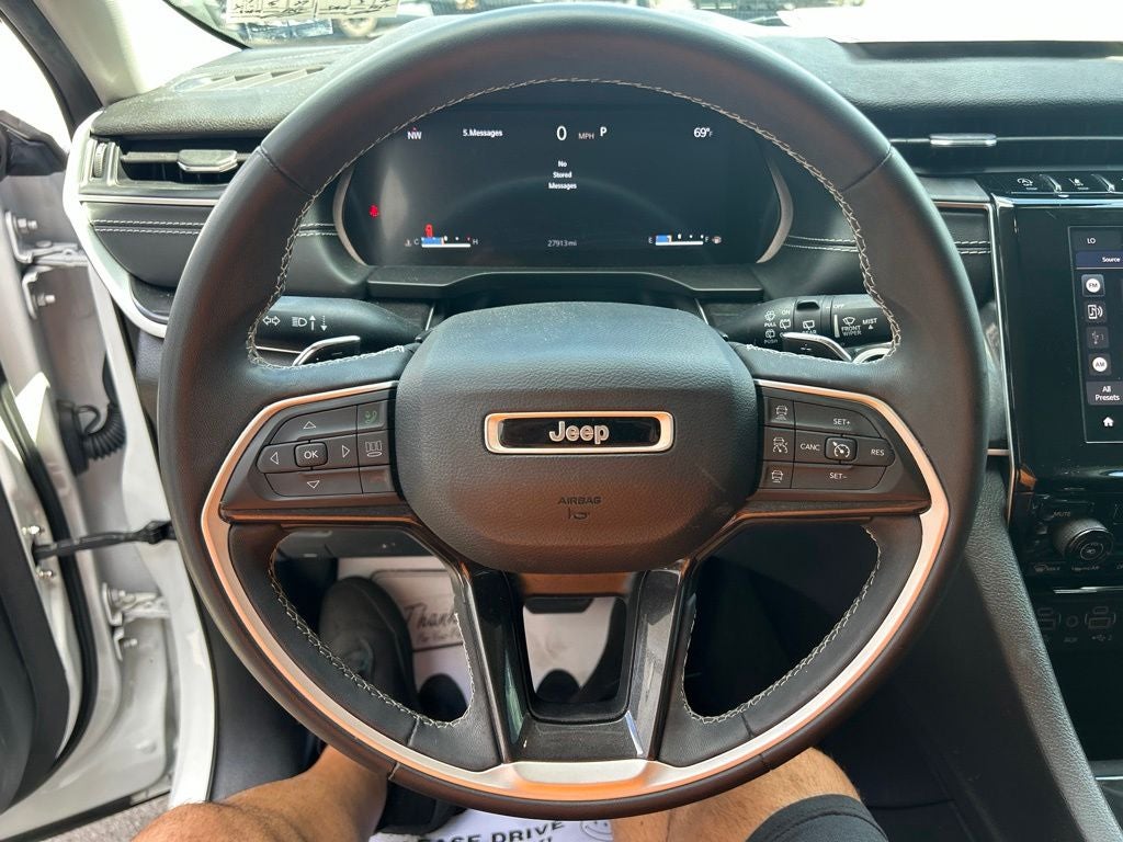 2023 Jeep Grand Cherokee Laredo 4x4
