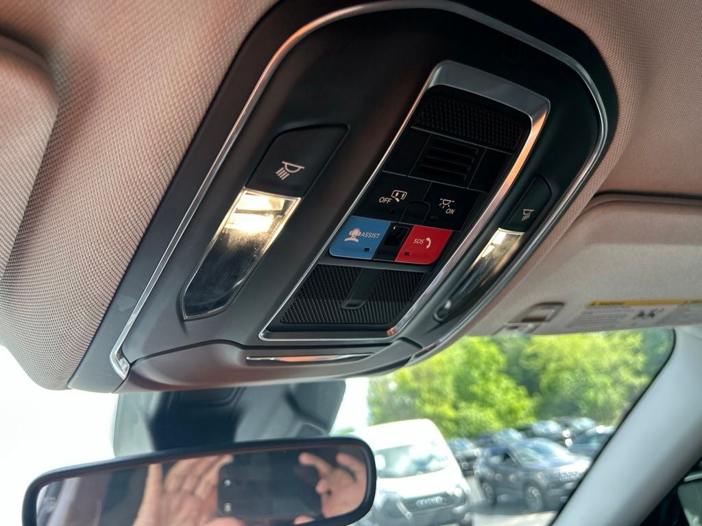 2023 Jeep Grand Cherokee Laredo 4x4