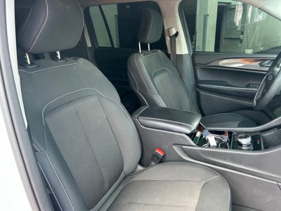 2023 Jeep Grand Cherokee Laredo 4x4