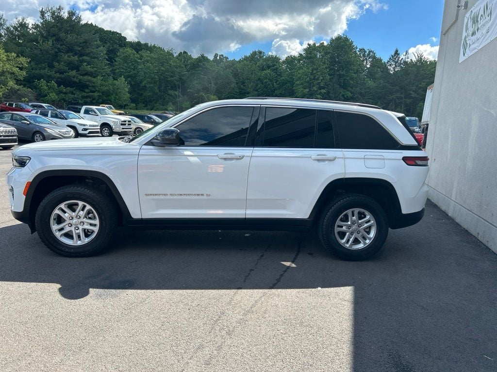 2023 Jeep Grand Cherokee Laredo 4x4