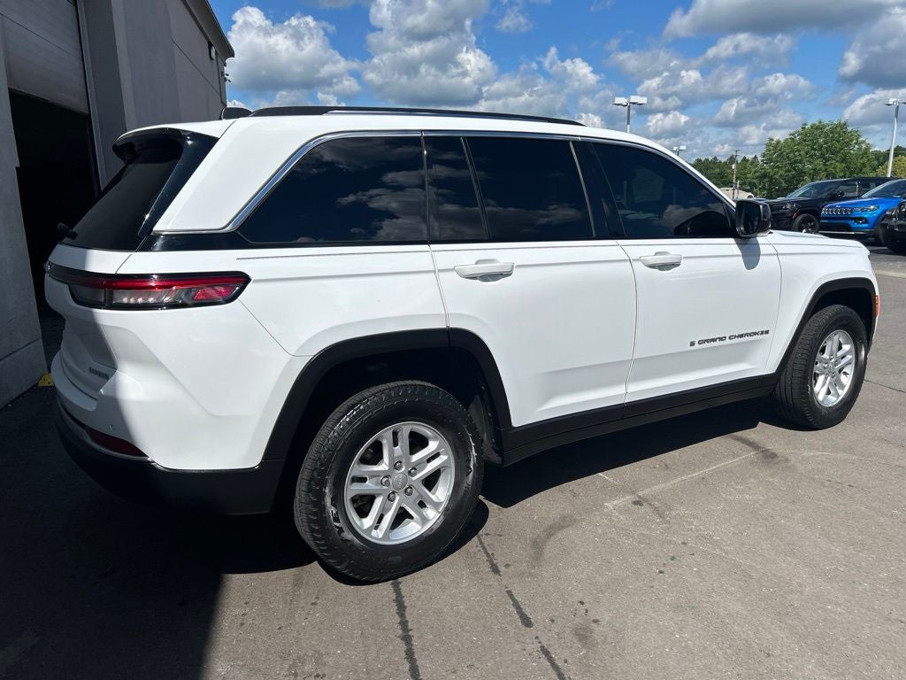 2023 Jeep Grand Cherokee Laredo 4x4