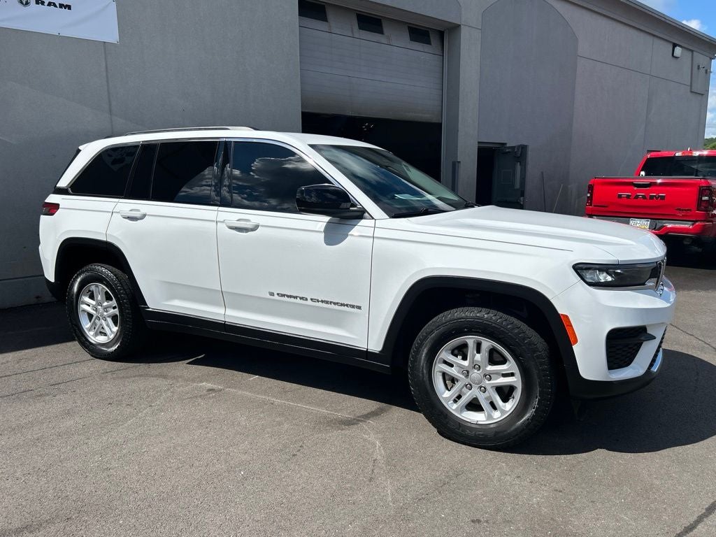 2023 Jeep Grand Cherokee Laredo 4x4