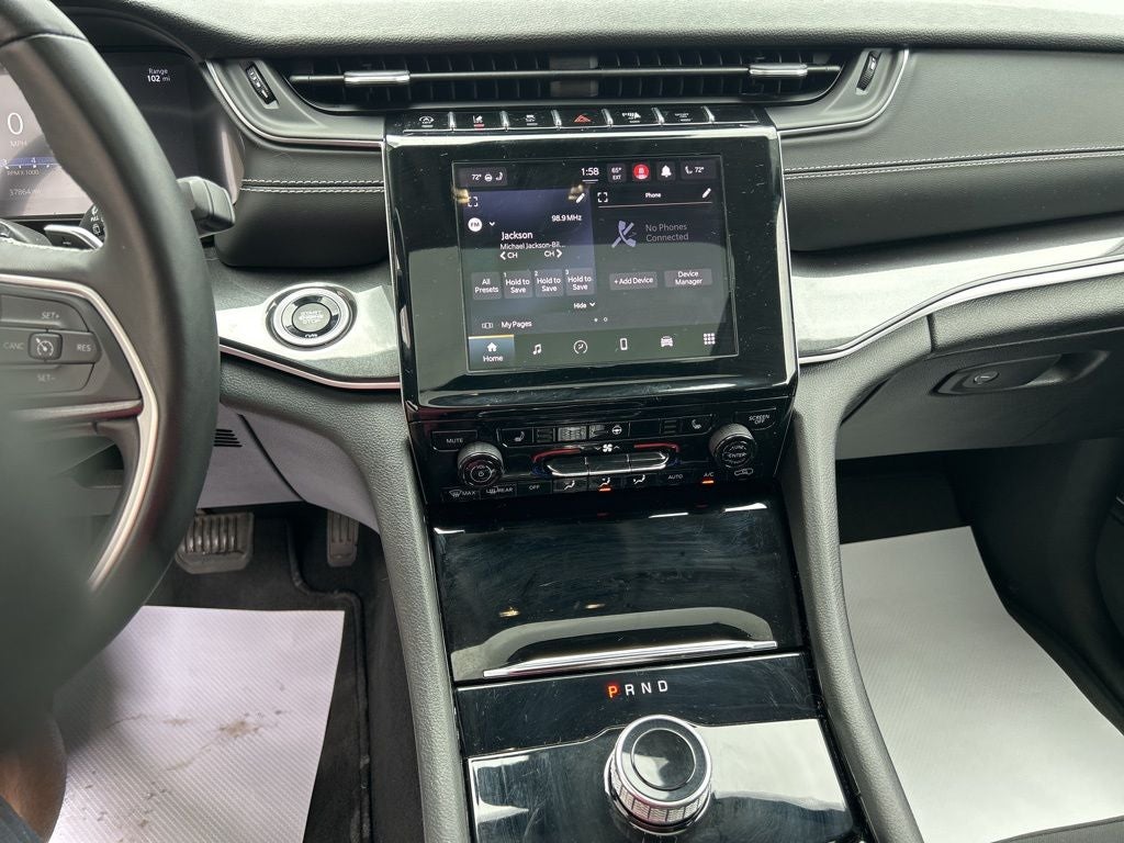 2022 Jeep Grand Cherokee Laredo 4x4