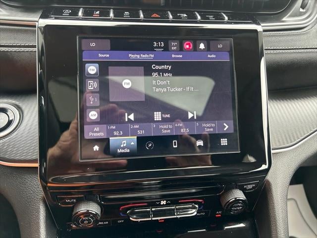 2023 Jeep Grand Cherokee L Laredo 4x4