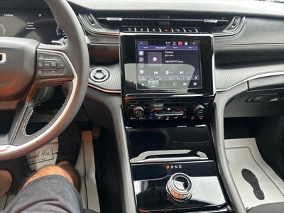 2023 Jeep Grand Cherokee L Laredo 4x4