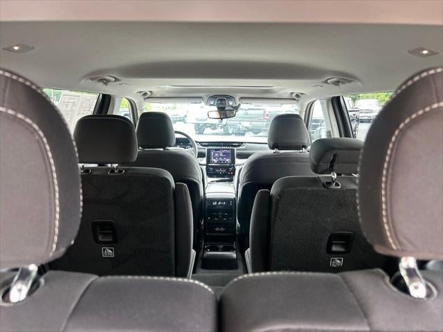 2023 Jeep Grand Cherokee L Laredo 4x4