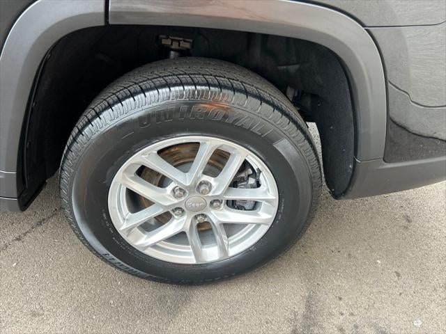 2023 Jeep Grand Cherokee L Laredo 4x4
