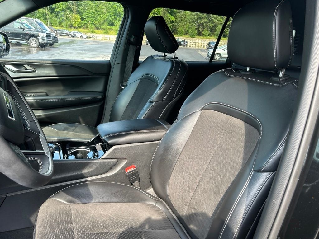 2023 Jeep Grand Cherokee L Altitude 4x4
