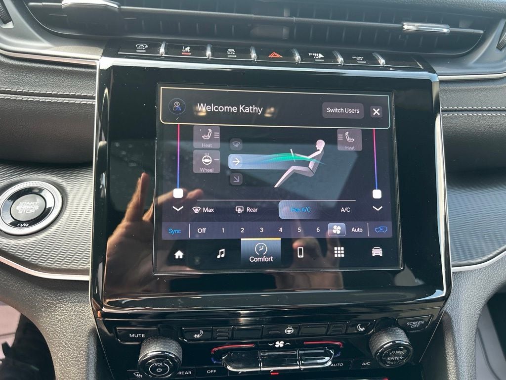 2023 Jeep Grand Cherokee L Altitude 4x4