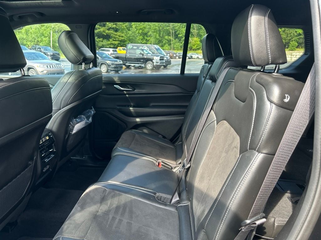 2023 Jeep Grand Cherokee L Altitude 4x4