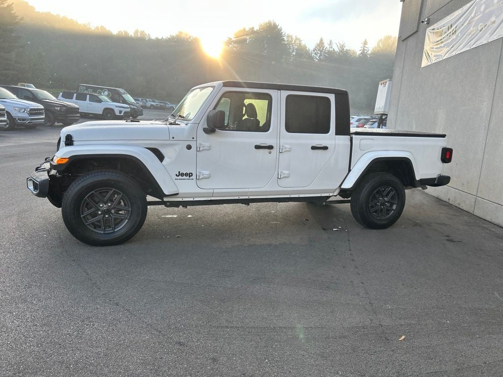2024 Jeep Gladiator Sport S