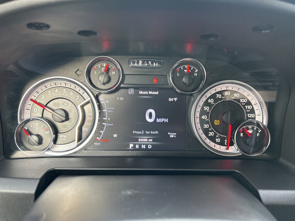 2024 RAM 1500 Classic Tradesman Crew Cab 4x4 6'4' Box