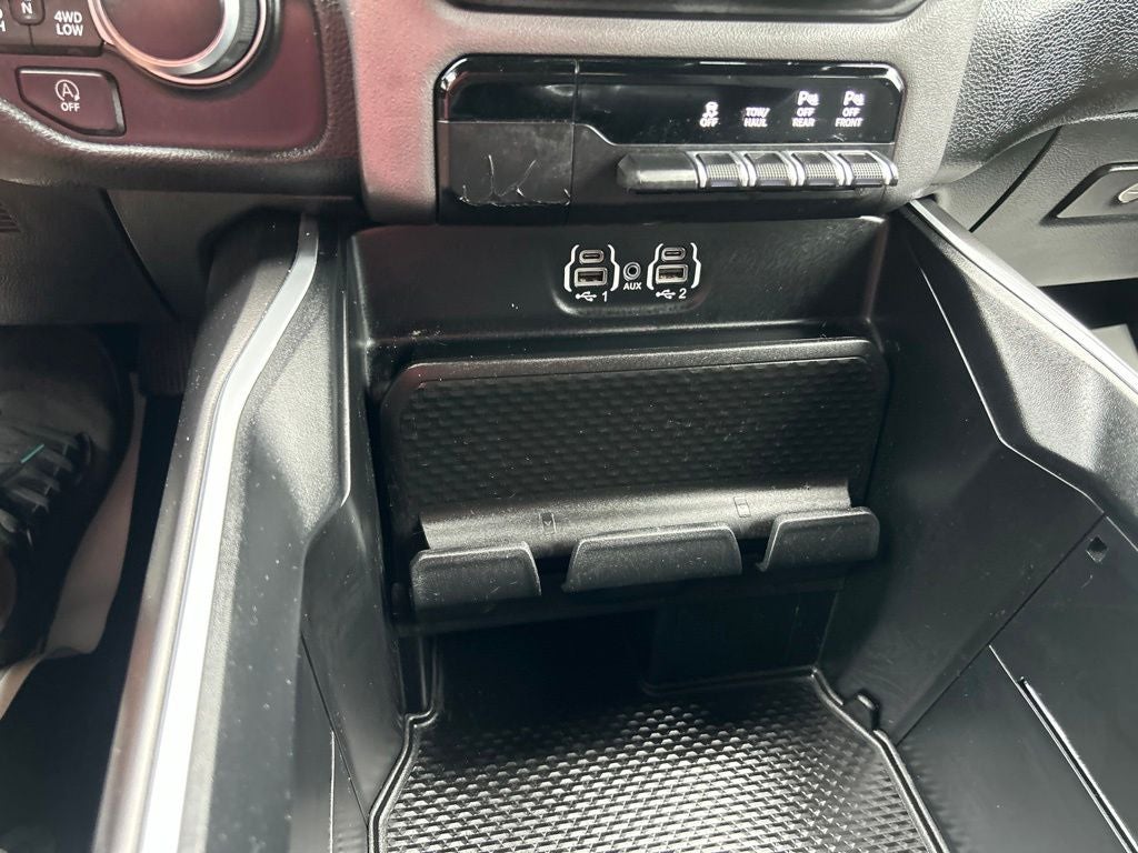 2023 RAM 1500 Big Horn Crew Cab 4x4 5'7' Box