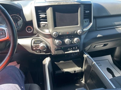 2022 RAM 1500 Big Horn Crew Cab 4x4 5'7' Box