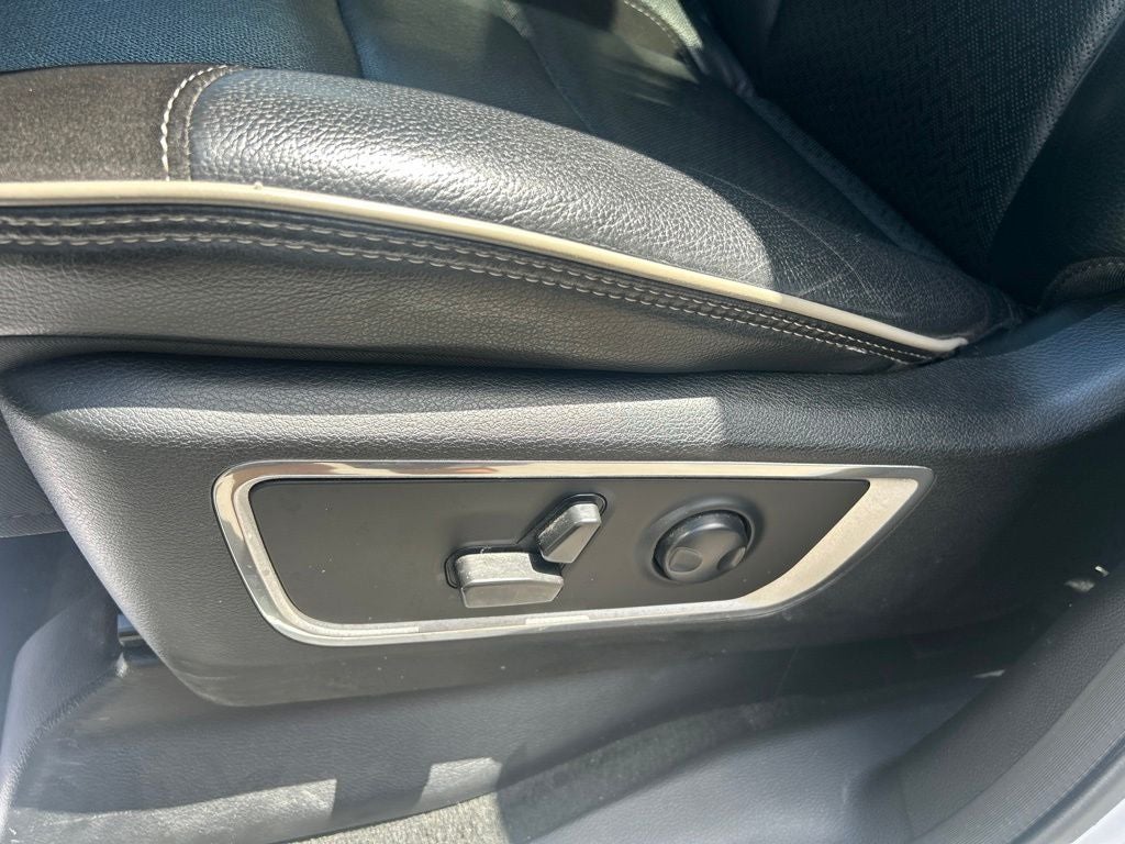 2022 RAM 1500 Laramie Crew Cab 4x4 5'7' Box