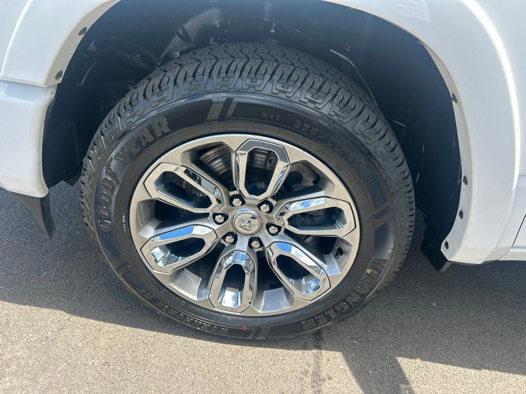 2022 RAM 1500 Laramie Crew Cab 4x4 5'7' Box