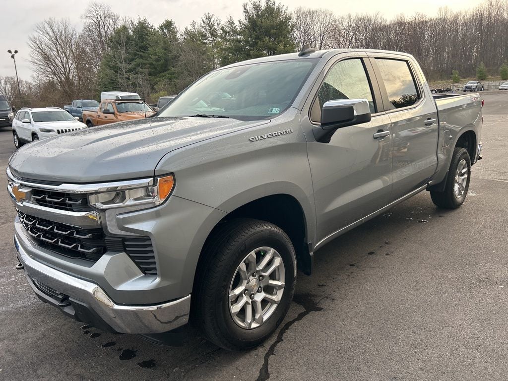 2024 Chevrolet Silverado 1500 4WD Crew Cab Short Bed LT with 2FL