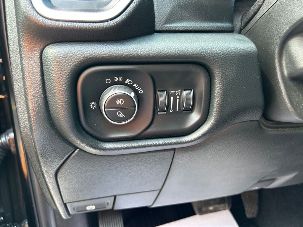 2019 RAM 2500 Big Horn Crew Cab 4x4 6'4' Box