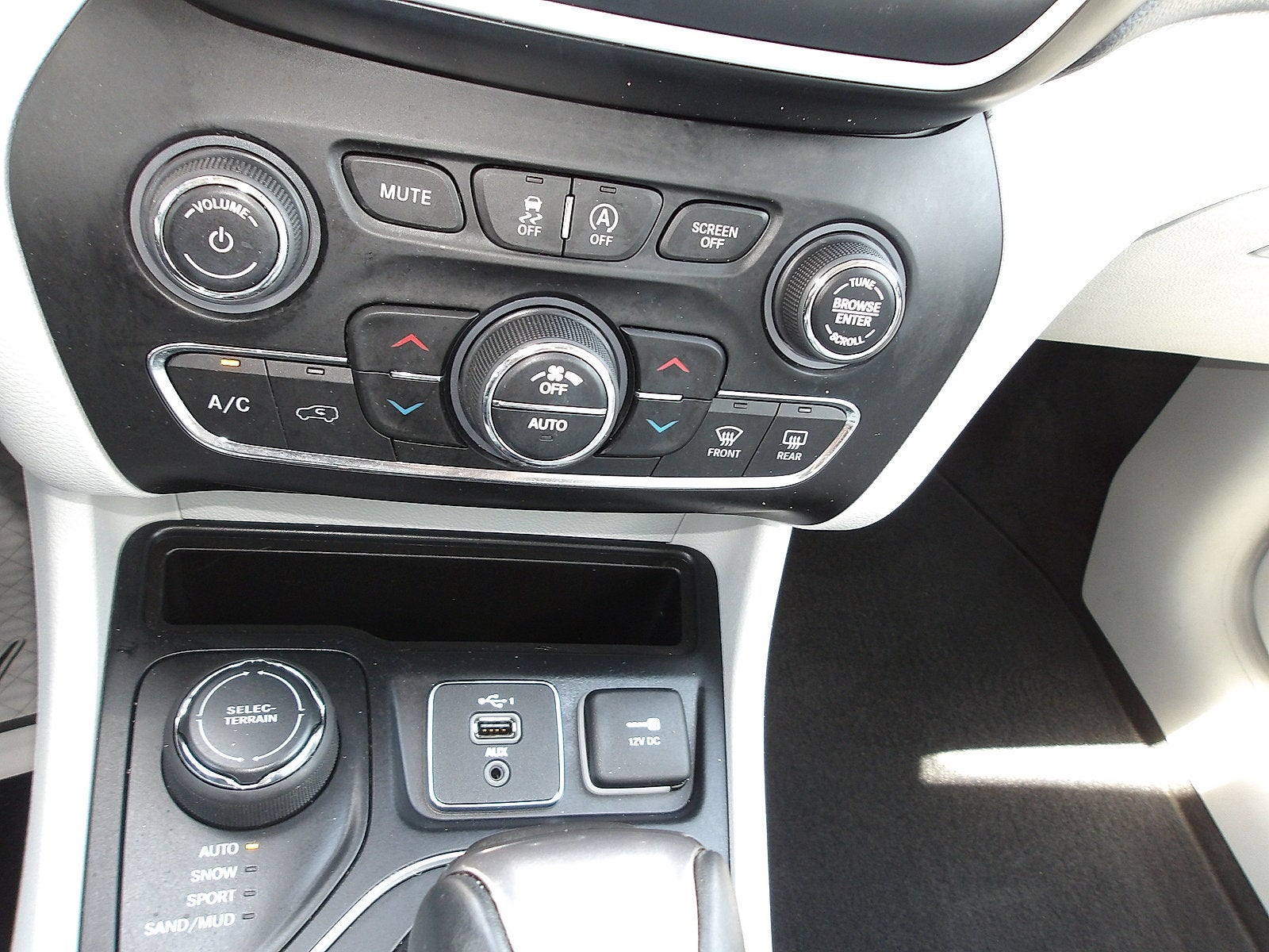 2020 Jeep Cherokee Lux