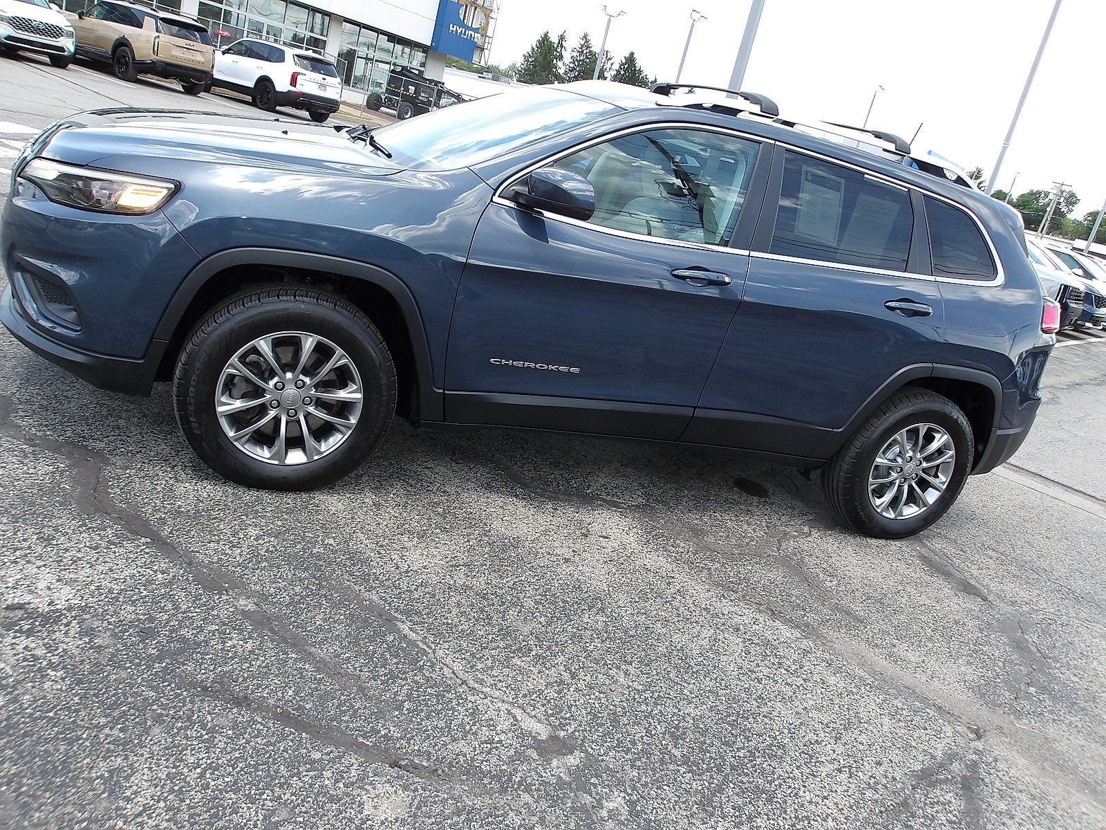 2020 Jeep Cherokee Lux