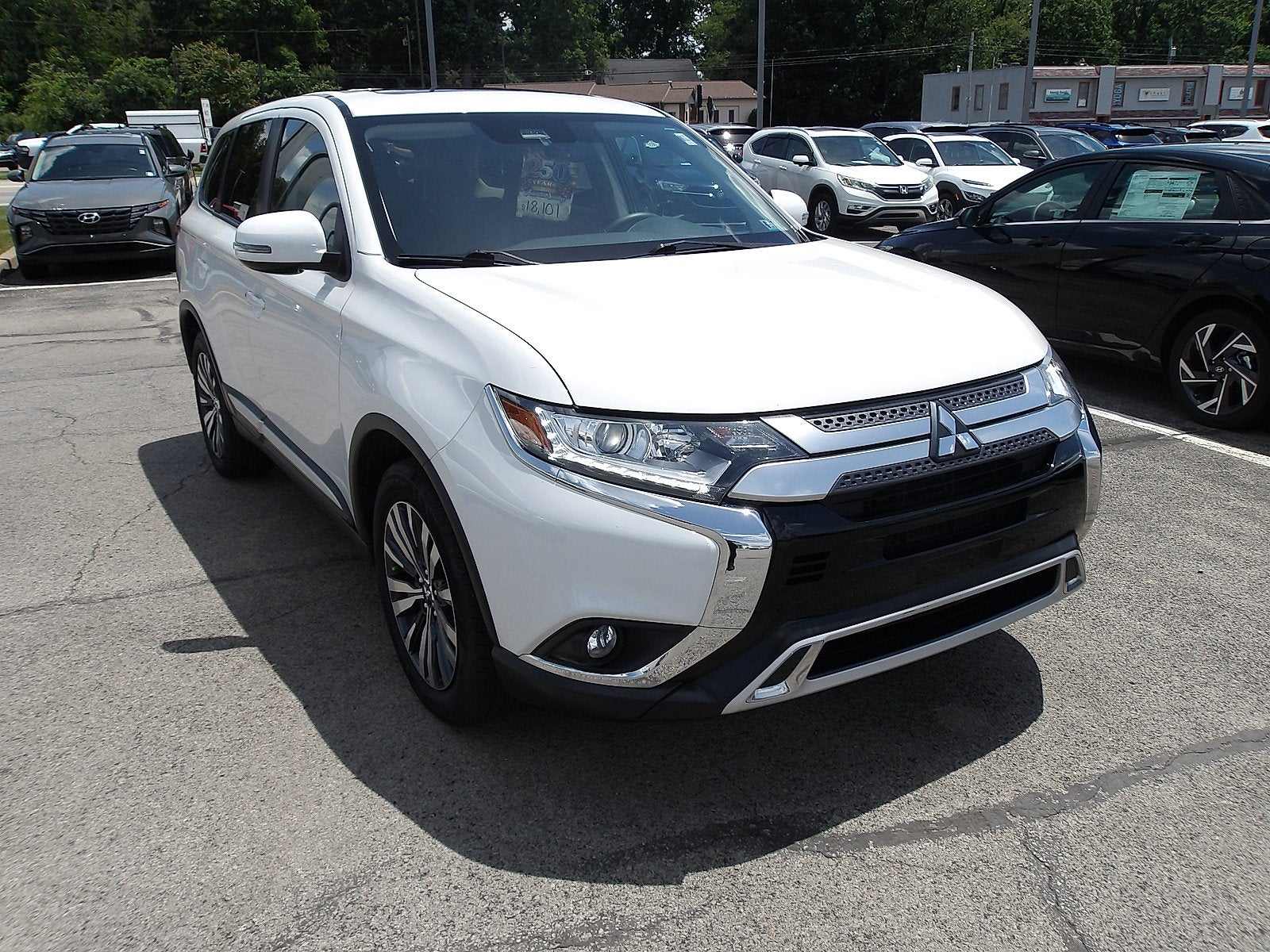 2020 Mitsubishi Outlander Base