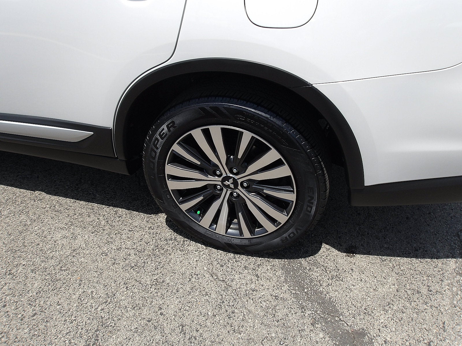 2020 Mitsubishi Outlander Base