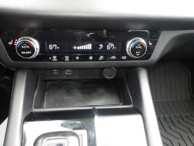 2023 Mitsubishi Outlander Base