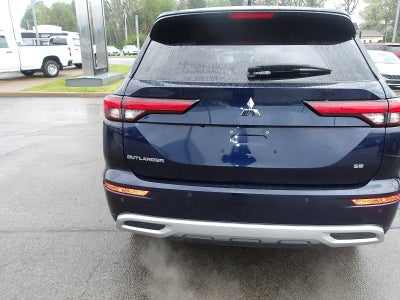 2023 Mitsubishi Outlander Base