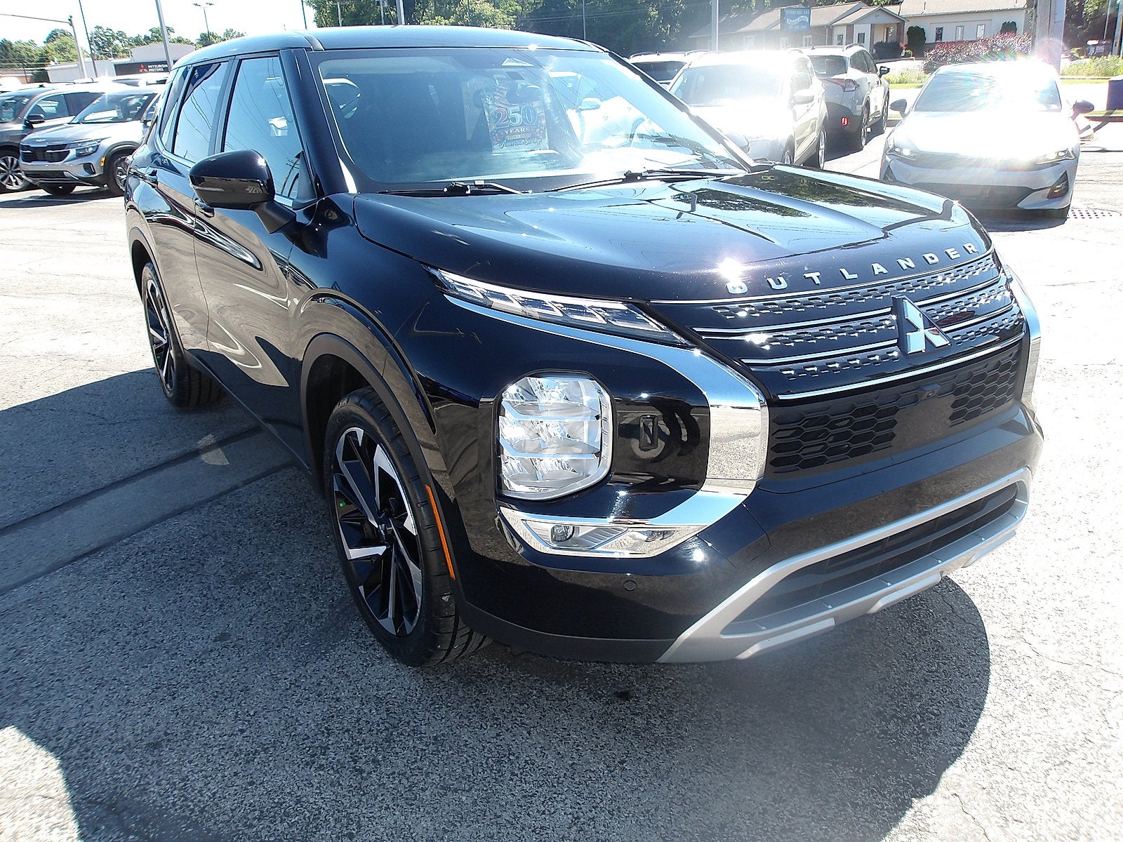 2023 Mitsubishi Outlander Base