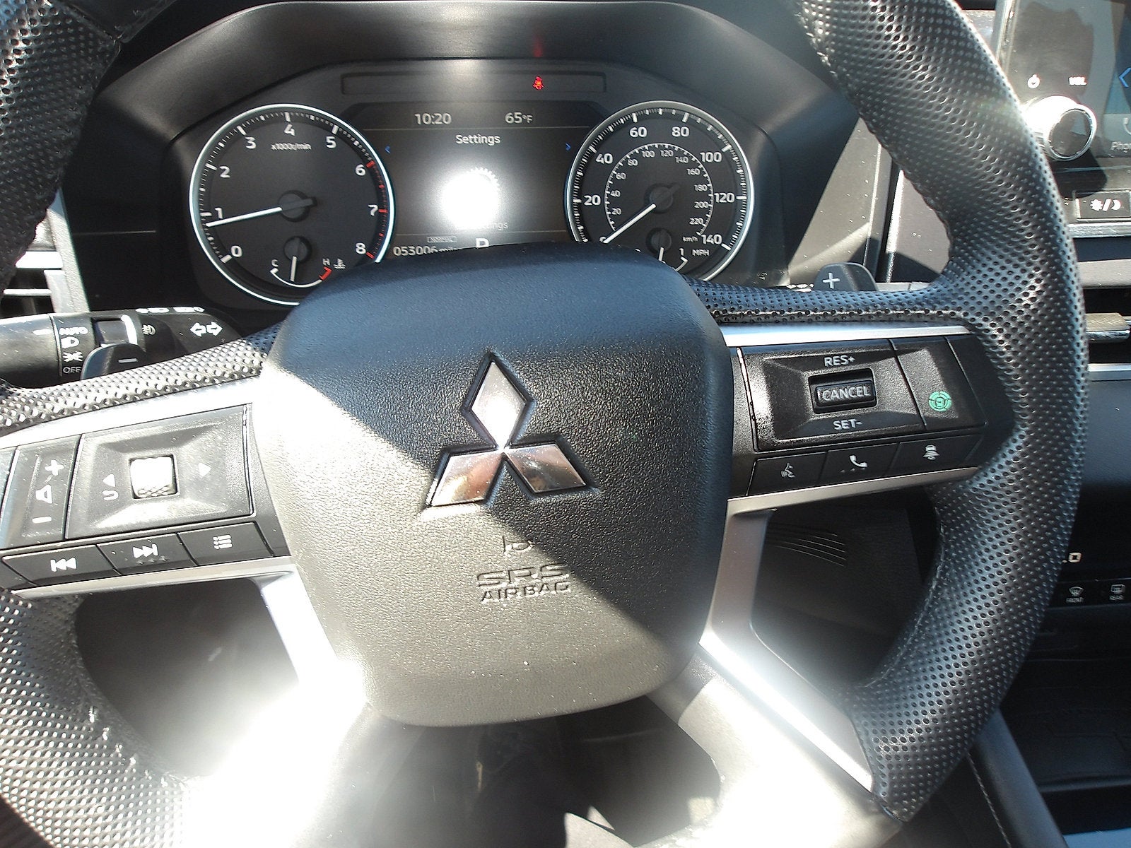 2023 Mitsubishi Outlander Base