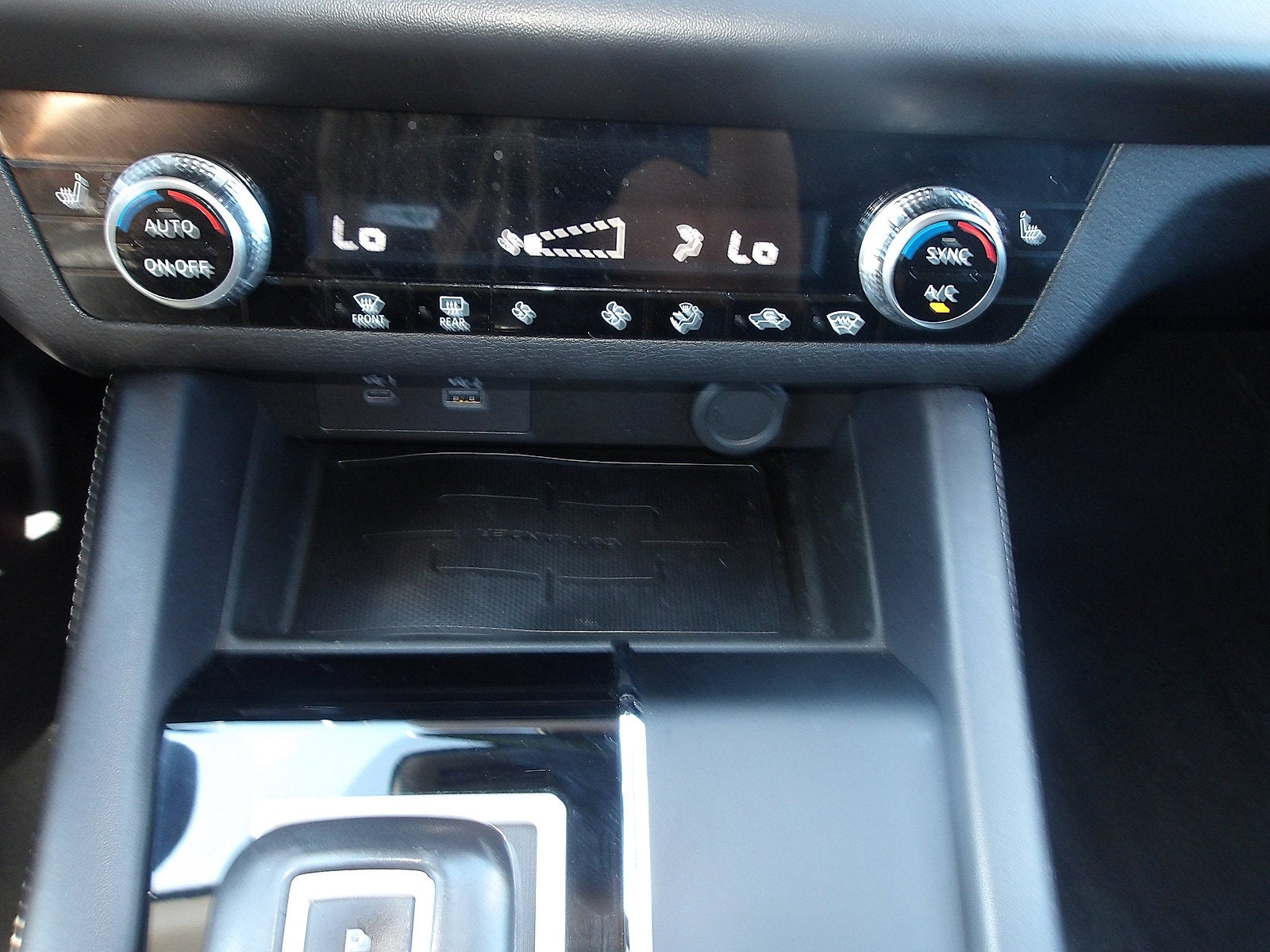 2023 Mitsubishi Outlander Base