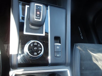 2023 Mitsubishi Outlander Base