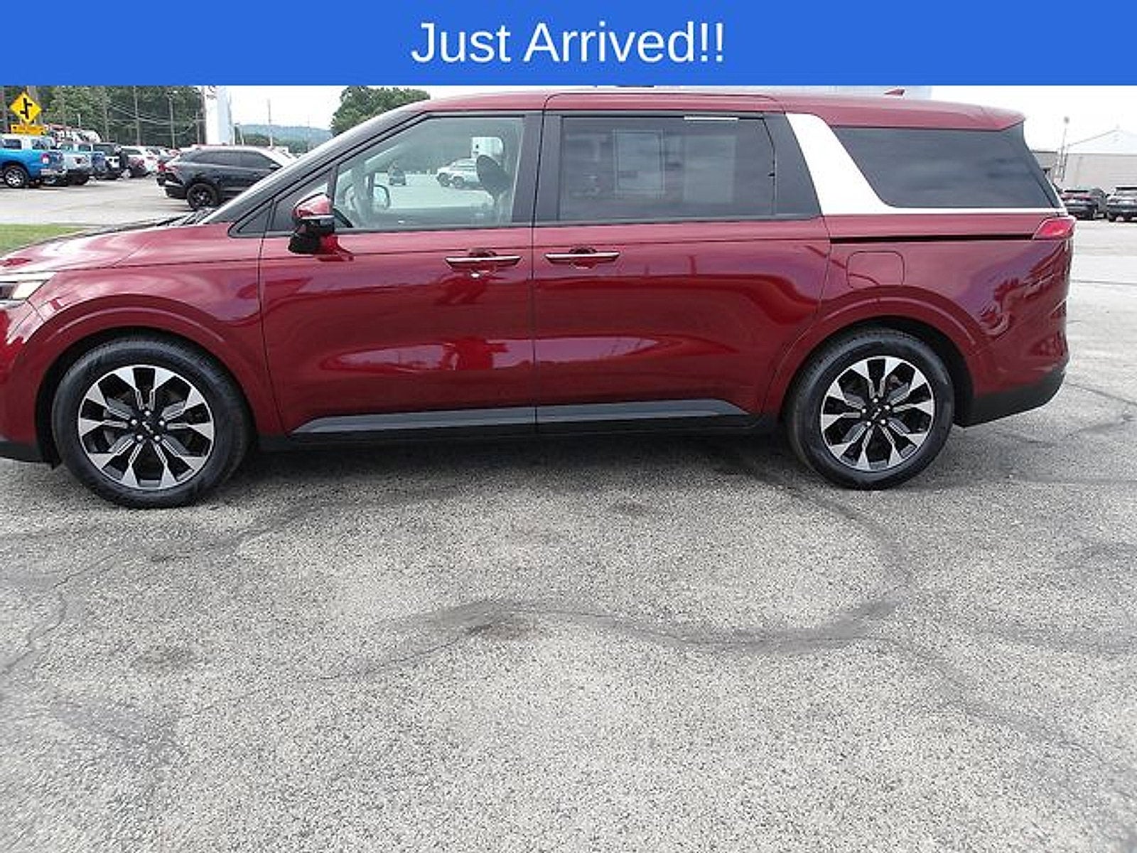2024 Kia Carnival EX
